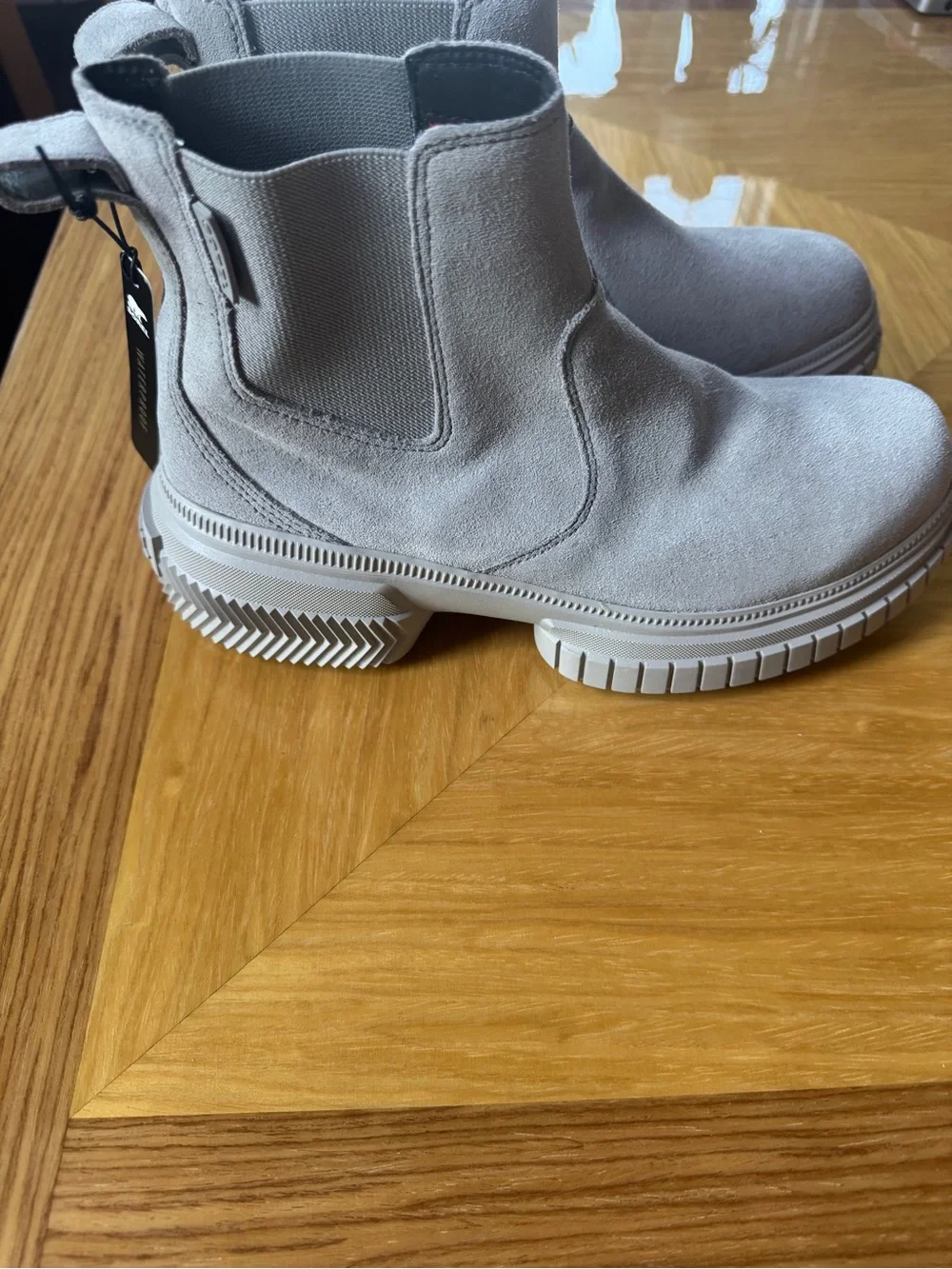 Sorel Waterproof Suede Chelsea Ankle Boots Gray Women’s Size 8.5 NWT